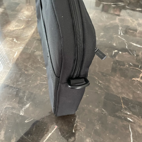 15,6 Inch Laptop and Tablet case - Picture 3 of 6